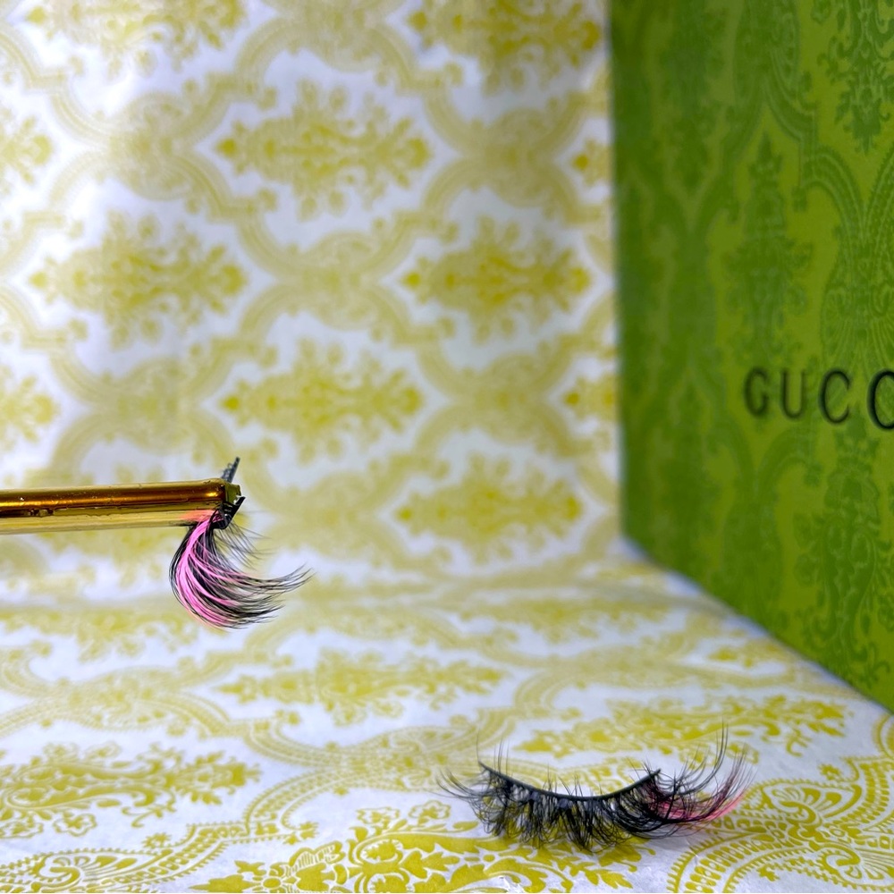 BLOSSOM - Color Pop Mink Lashes - Picture 2 of 2